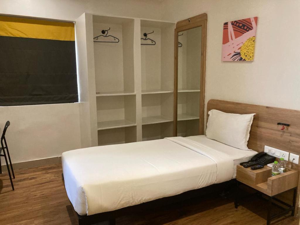 Hotel Istay Hitec Hyderabad Exterior foto